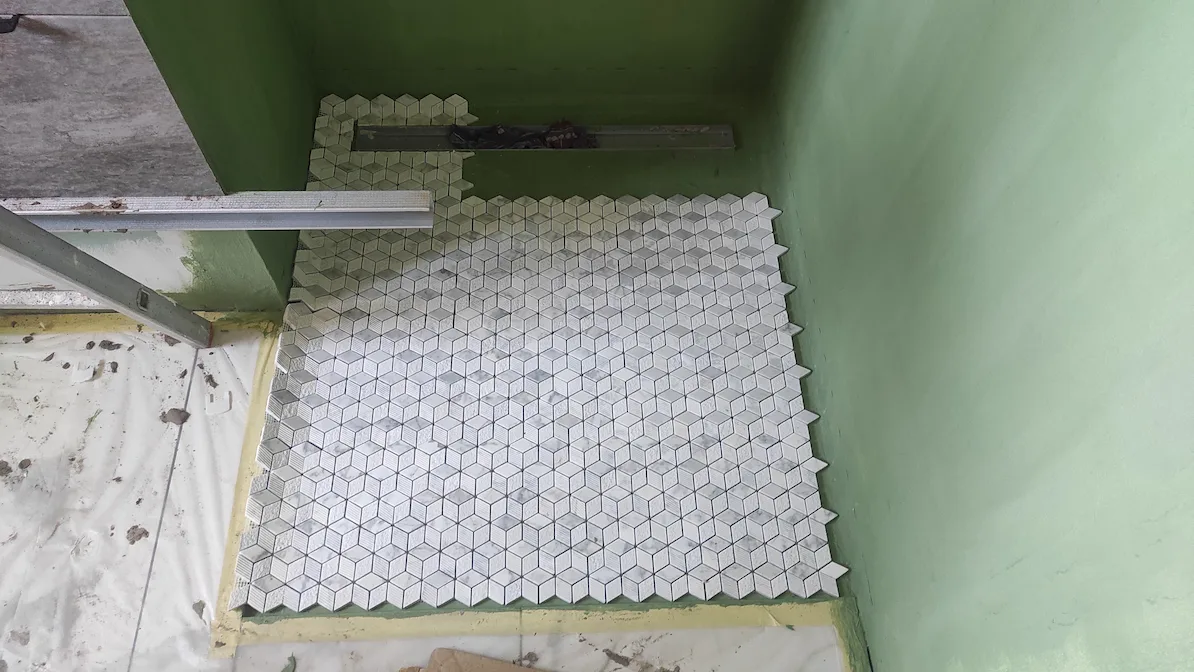 Douche PMR compacte à l'italienne en cours de réalisation à Limoges — MI2P Plomberie